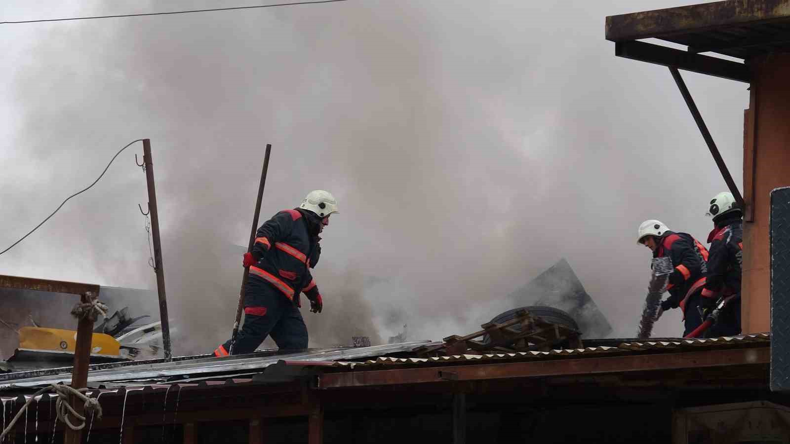 malatyada sanayi sitesindeki yangin kontrol altina alindi 3 ZHqejzyd