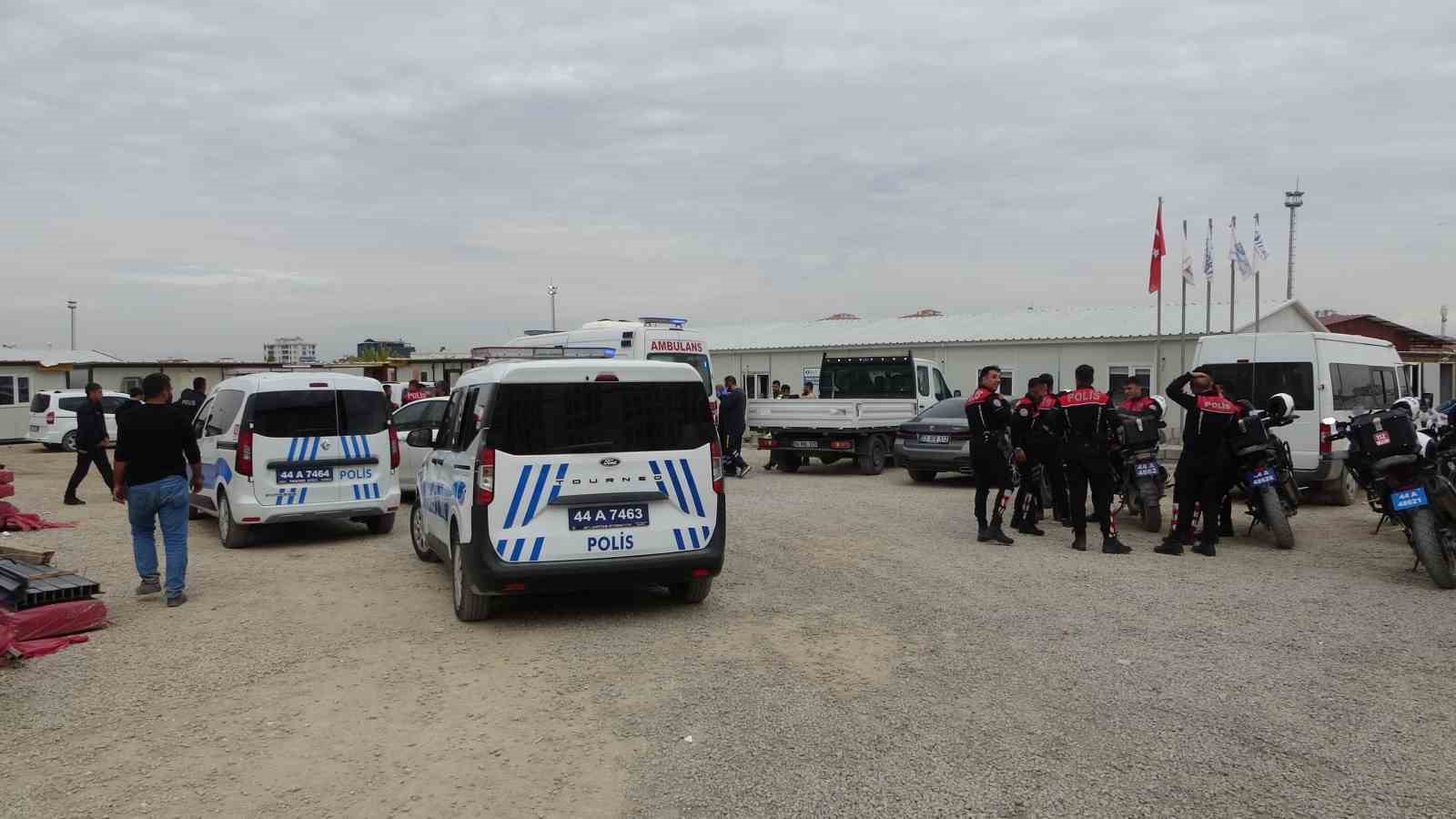 malatyada santiyede sopali bicakli kavga 4 yarali 3 JyGW3n4q
