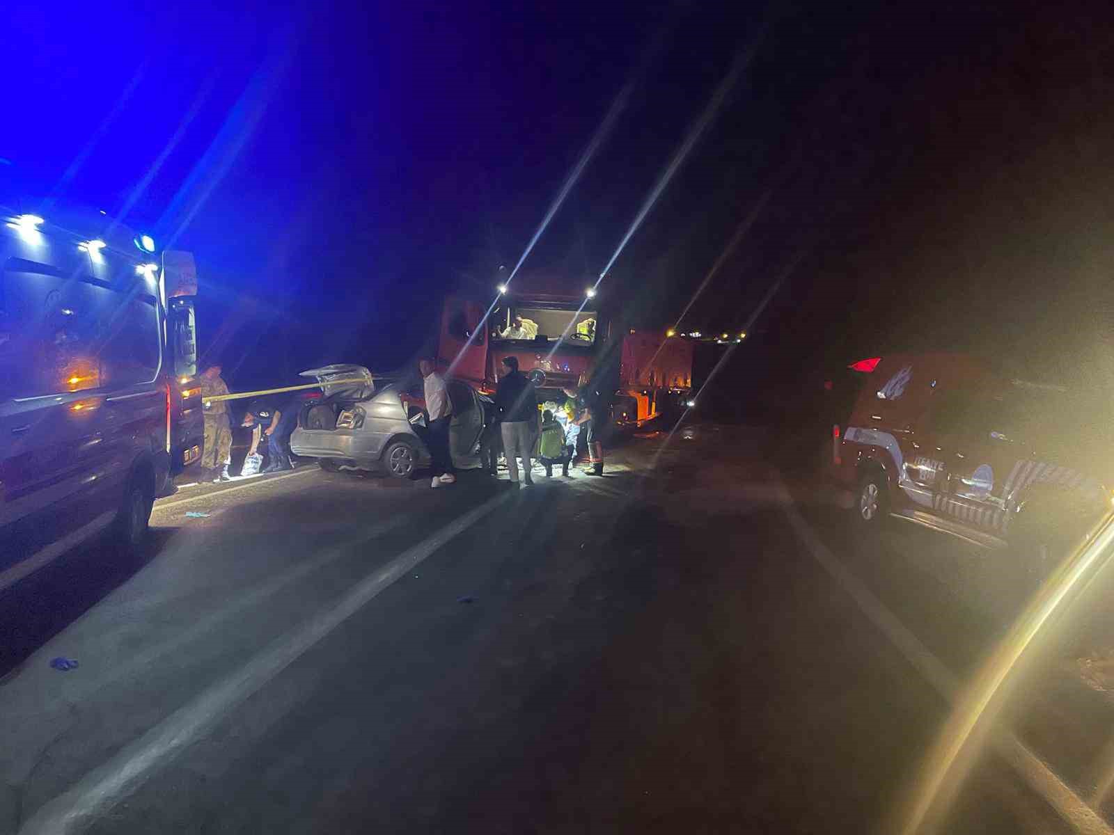 malatyada tir ile otomobil carpisti 3 olu 1 yarali 0 f1gT5h8b