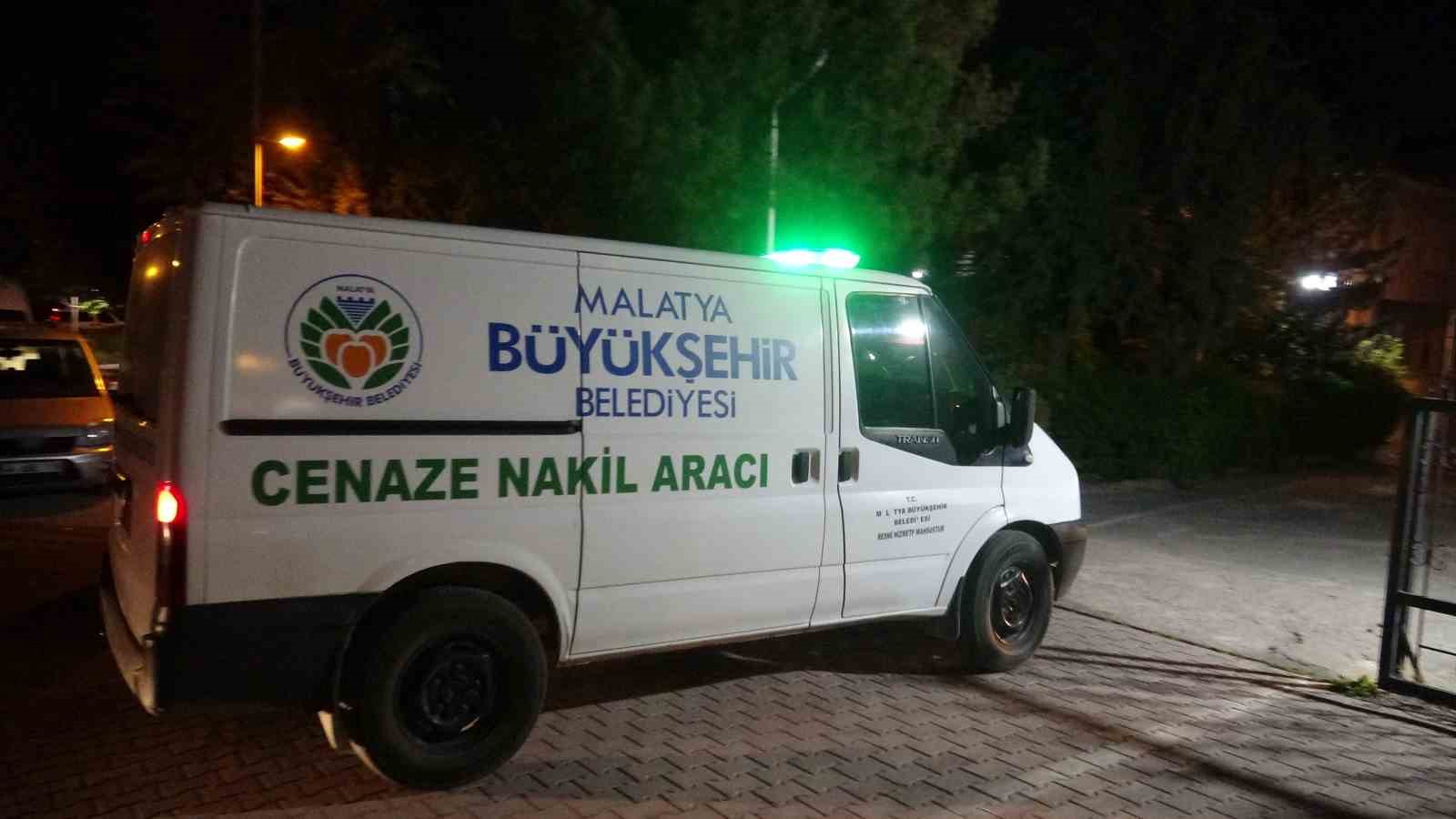 malatyada tirla carpisan motosiklet surucusu hayatini kaybetti 0 mvjabPeI