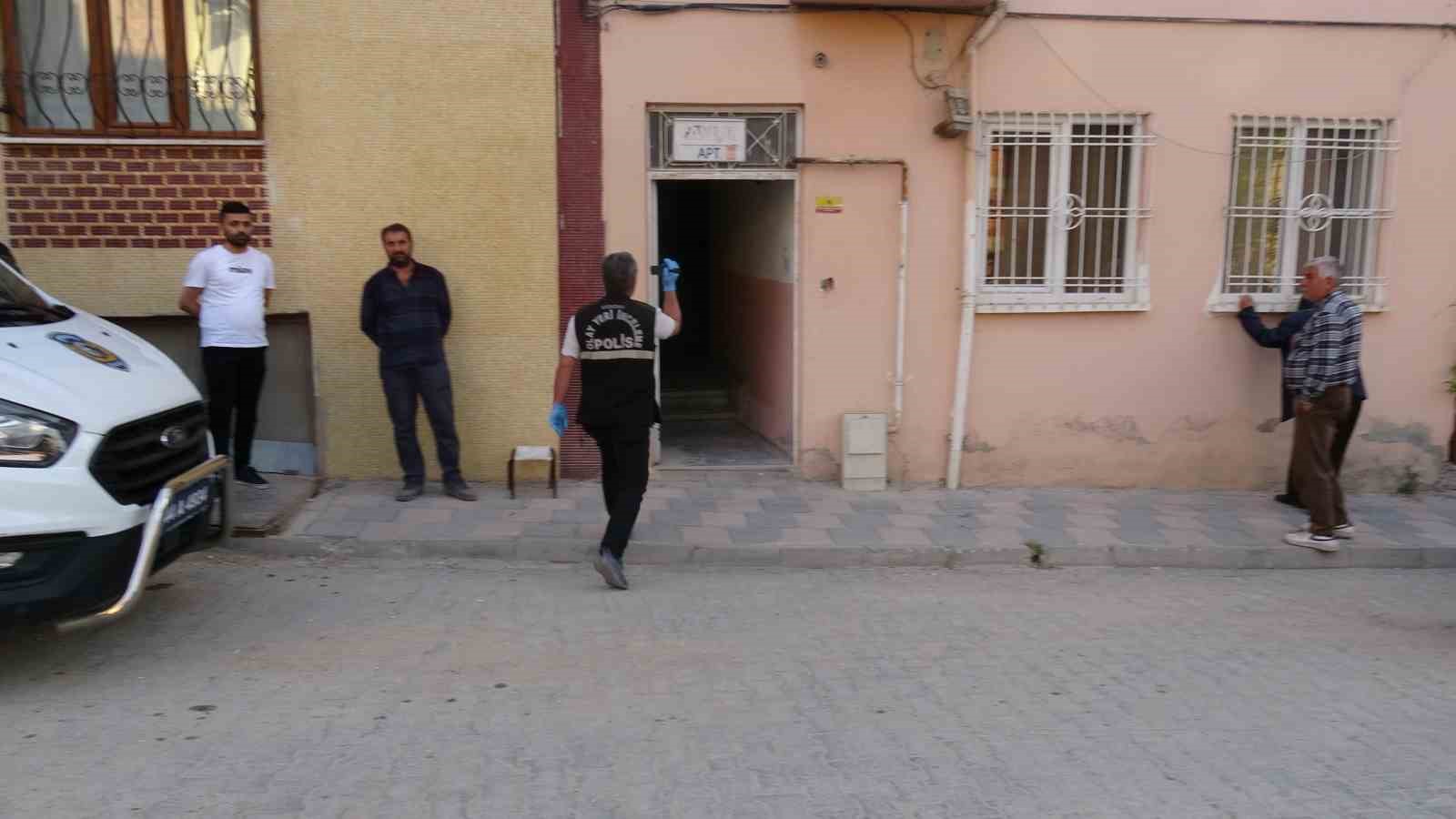 Malatya’da yaşlı adam evinde ölü bulundu 6 malatyada yasli adam evinde olu bulundu 2 QzLQL1Ia