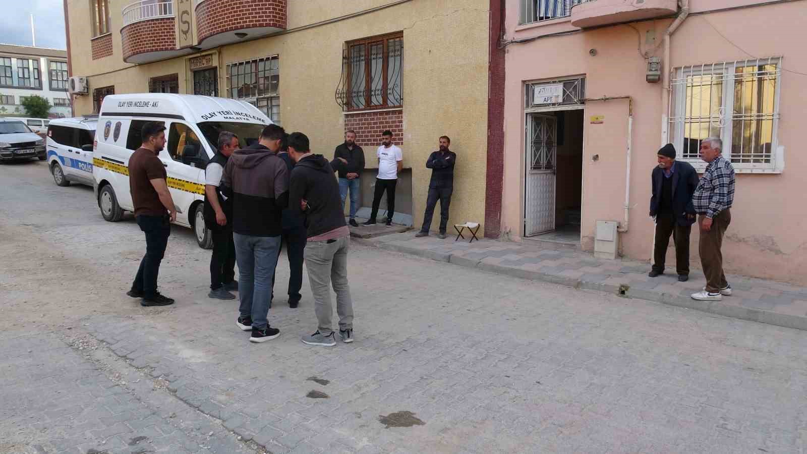 Malatya’da yaşlı adam evinde ölü bulundu 7 malatyada yasli adam evinde olu bulundu 3 J7QBtepk