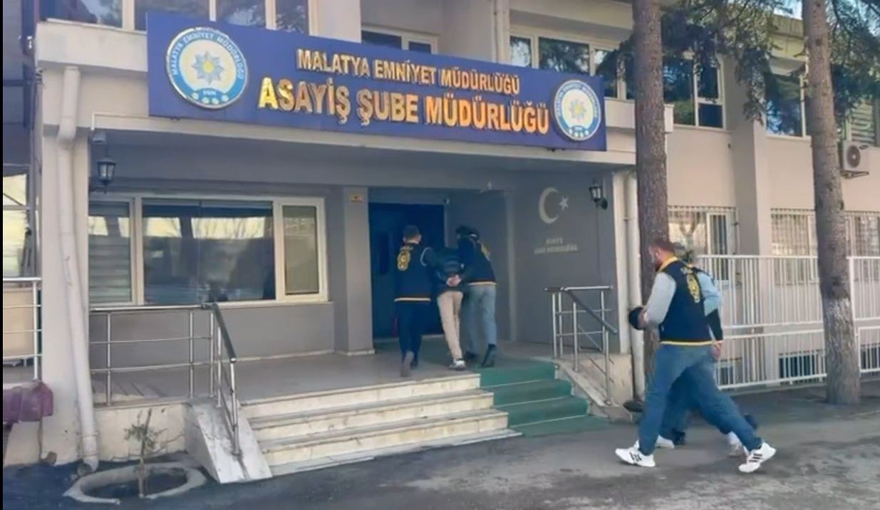 malatyadaki kuyumcu soygunu girisiminin failleri yakalandi 1 imnbT89O
