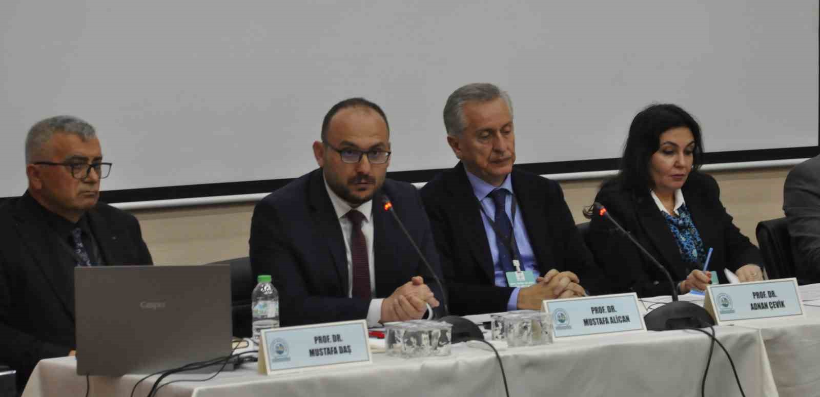 Malazgirt’te "Kapı, Fetih ve Kök: Hafıza Mekanları" sempozyumu düzenlendi 7 malazgirtte kapi fetih ve kok hafiza mekanlari sempozyumu duzenlendi 3 FJgLj5c2