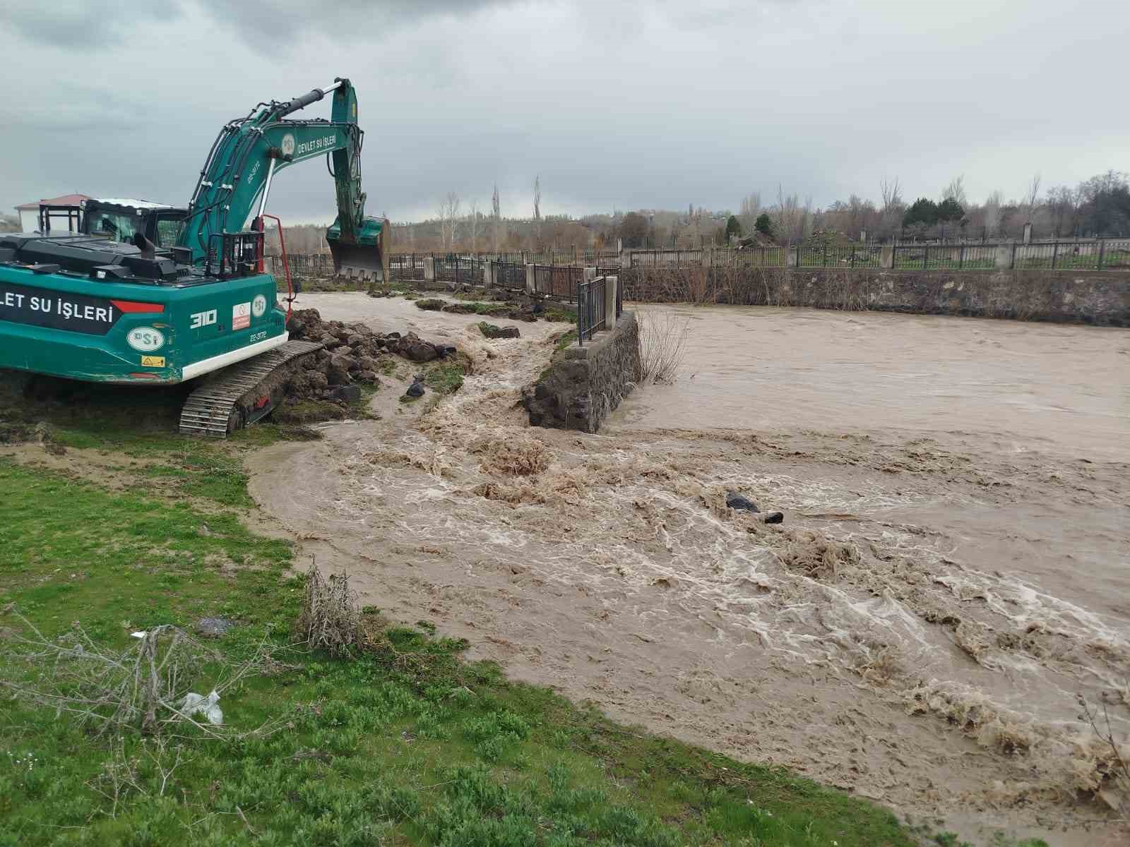 malazgirtte saganak yagis su baskinlarina yol acti 4 7jNuM1UA