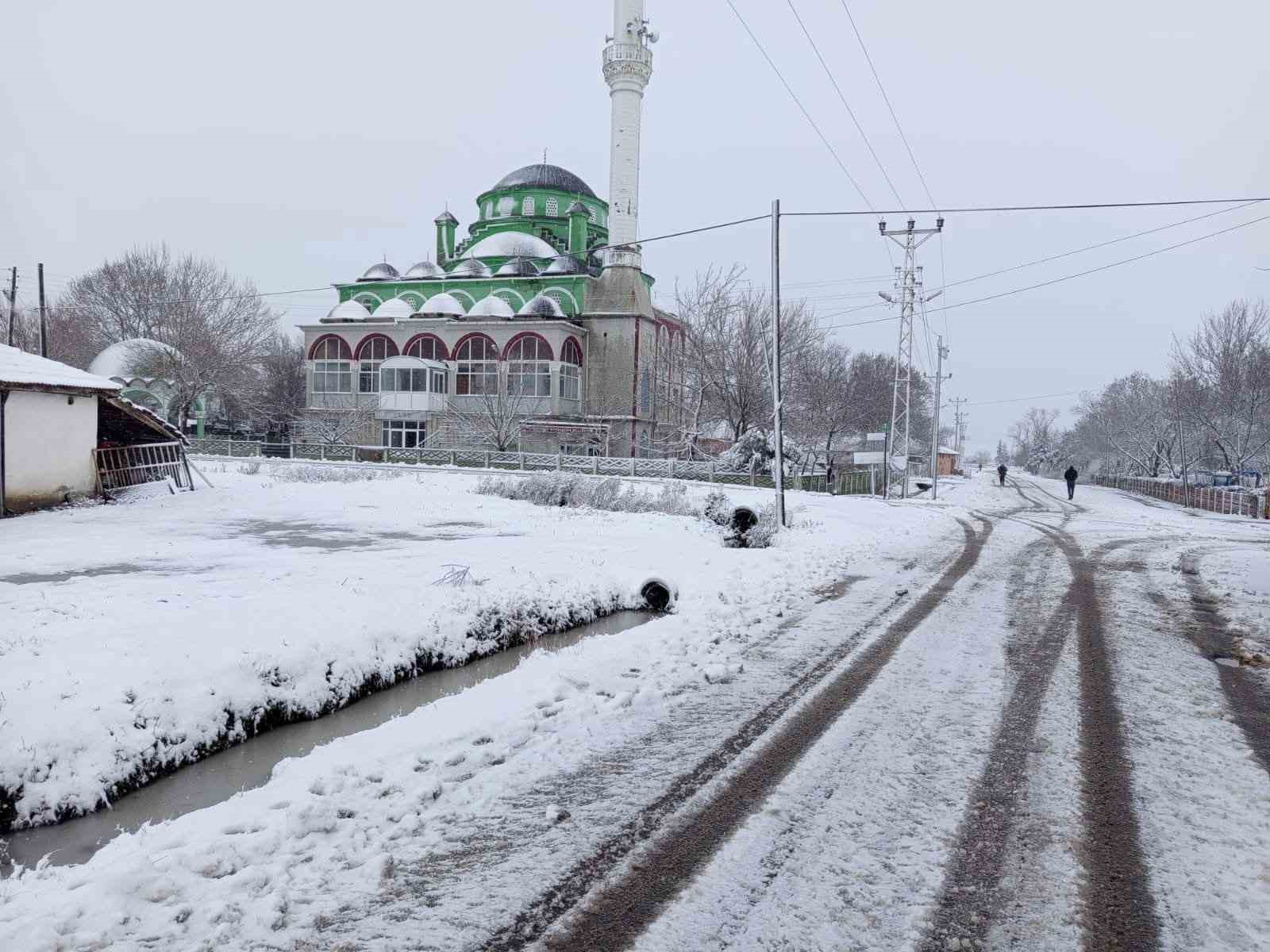 malkara beyaza burundu kar yagisi etkili oluyor 0 Sm9ONGNb
