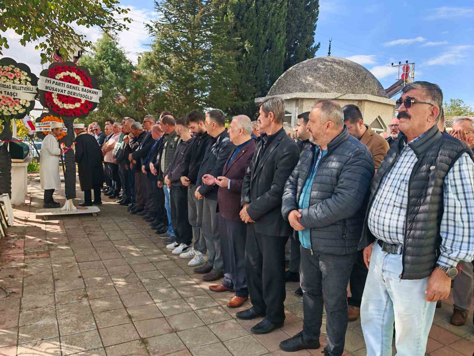 Malkara’da silahlı saldırı kurbanı Rıdvan Çolak son yolculuğuna uğurlandı: 5 gözaltı 5 malkarada silahli saldiri kurbani ridvan colak son yolculuguna ugurlandi 5 gozalti 1 nlMaVTqE