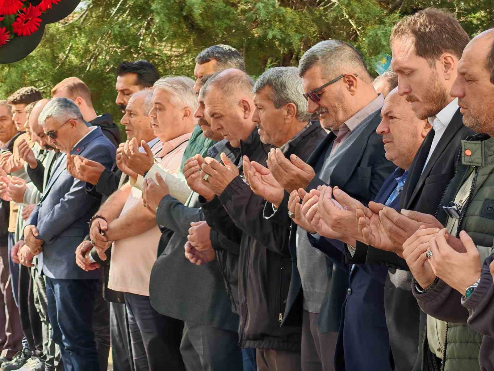 Malkara’da silahlı saldırı kurbanı Rıdvan Çolak son yolculuğuna uğurlandı: 5 gözaltı 6 malkarada silahli saldiri kurbani ridvan colak son yolculuguna ugurlandi 5 gozalti 2 4JnyCHHv