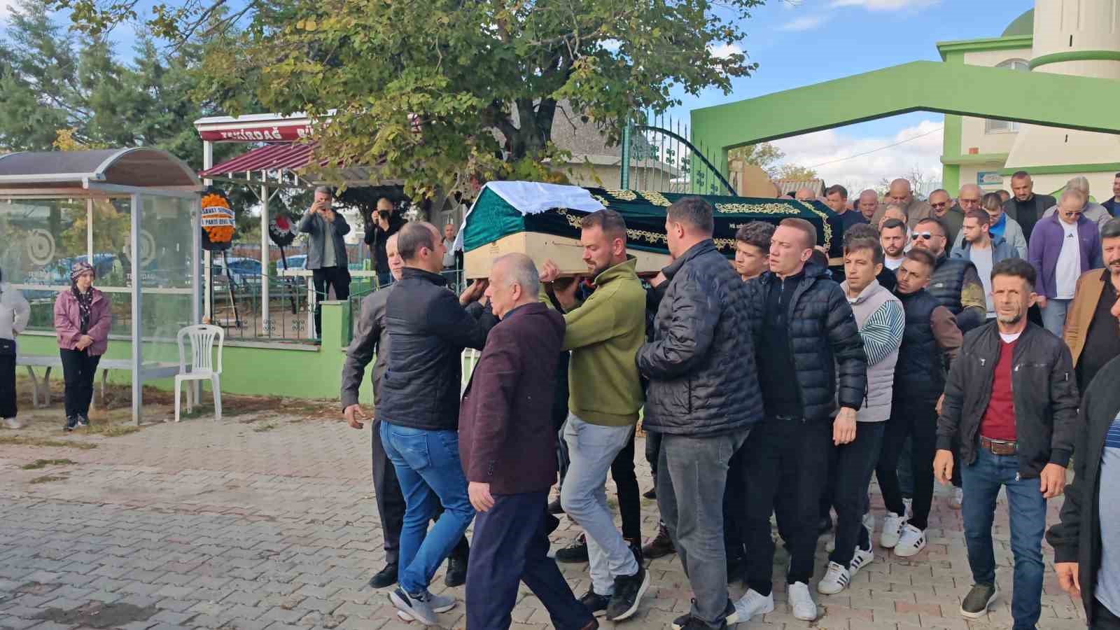 Malkara’da silahlı saldırı kurbanı Rıdvan Çolak son yolculuğuna uğurlandı: 5 gözaltı 9 malkarada silahli saldiri kurbani ridvan colak son yolculuguna ugurlandi 5 gozalti 5 uI5KZvhP