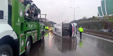 maltepede-servis-minibusu-devrildi-5-yarali-Zezp4a6q.jpg
