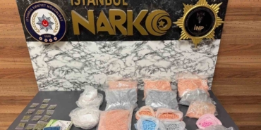 maltepede-uyusturucu-operasyonu-on-binlerce-hap-ve-kokain-ele-gecirildi-GpmDAeTa.jpg