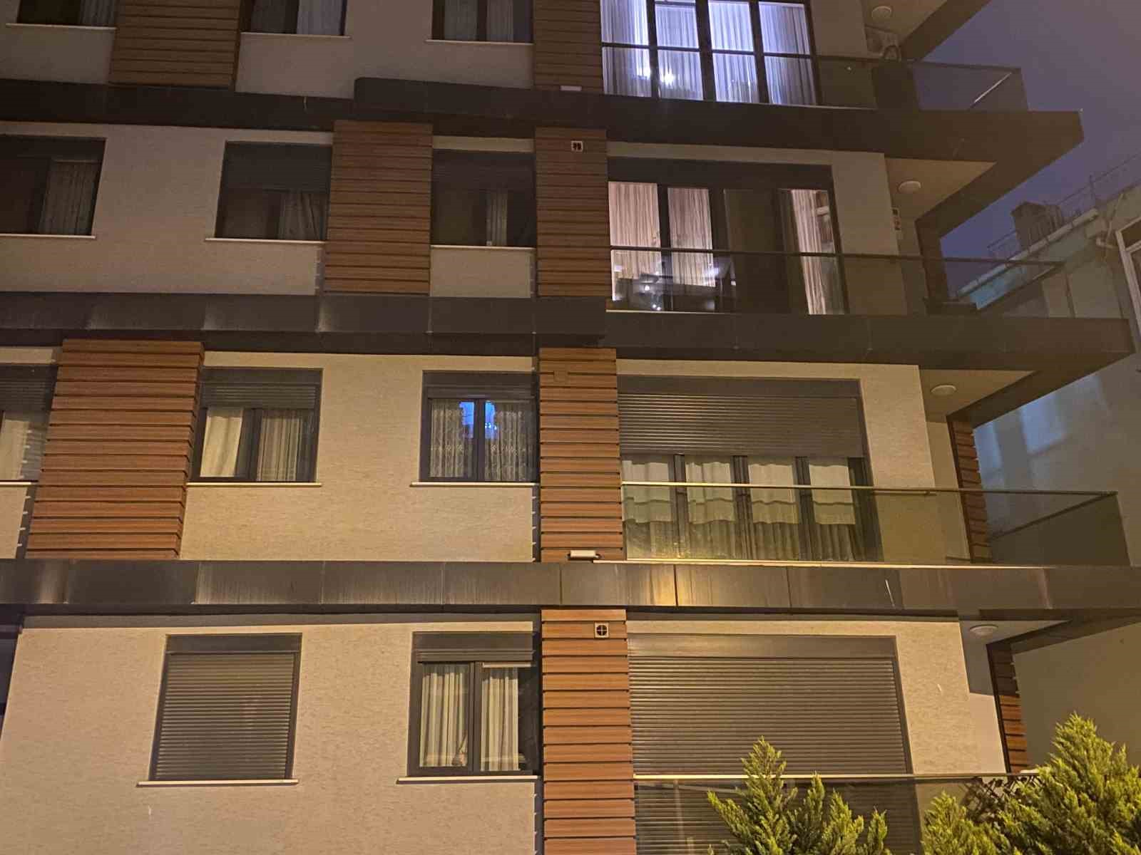 maltepede yasli adam balkondan duserek hayatini kaybetti 4 4FVbHLfI