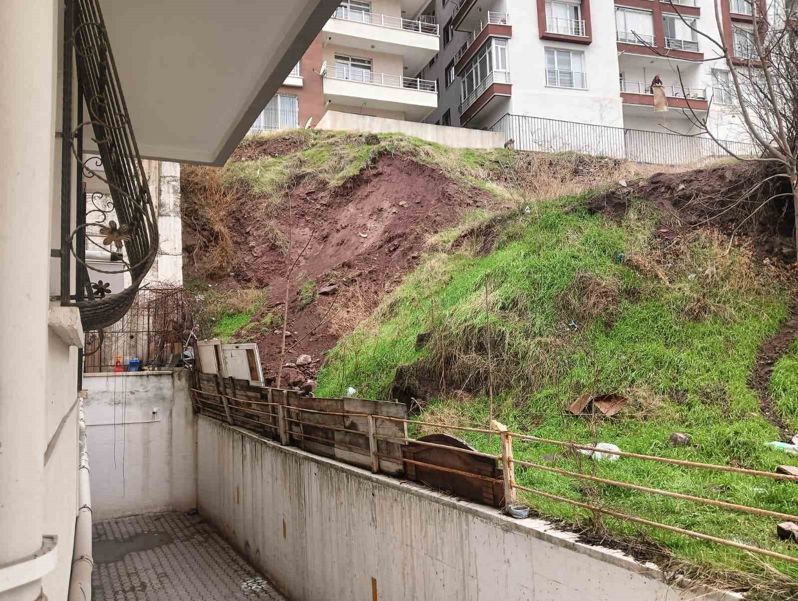 mamaktaki toprak kaymasi apartmanlarin yikilma riskini artirdi 3 K61aJsgD
