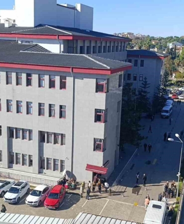 manavgat-belediyesi-rusvet-sorusturmasinda-9u-tutuklu-41-sanigin-yargilanmasina-baslandi-WnSlv66j.jpg
