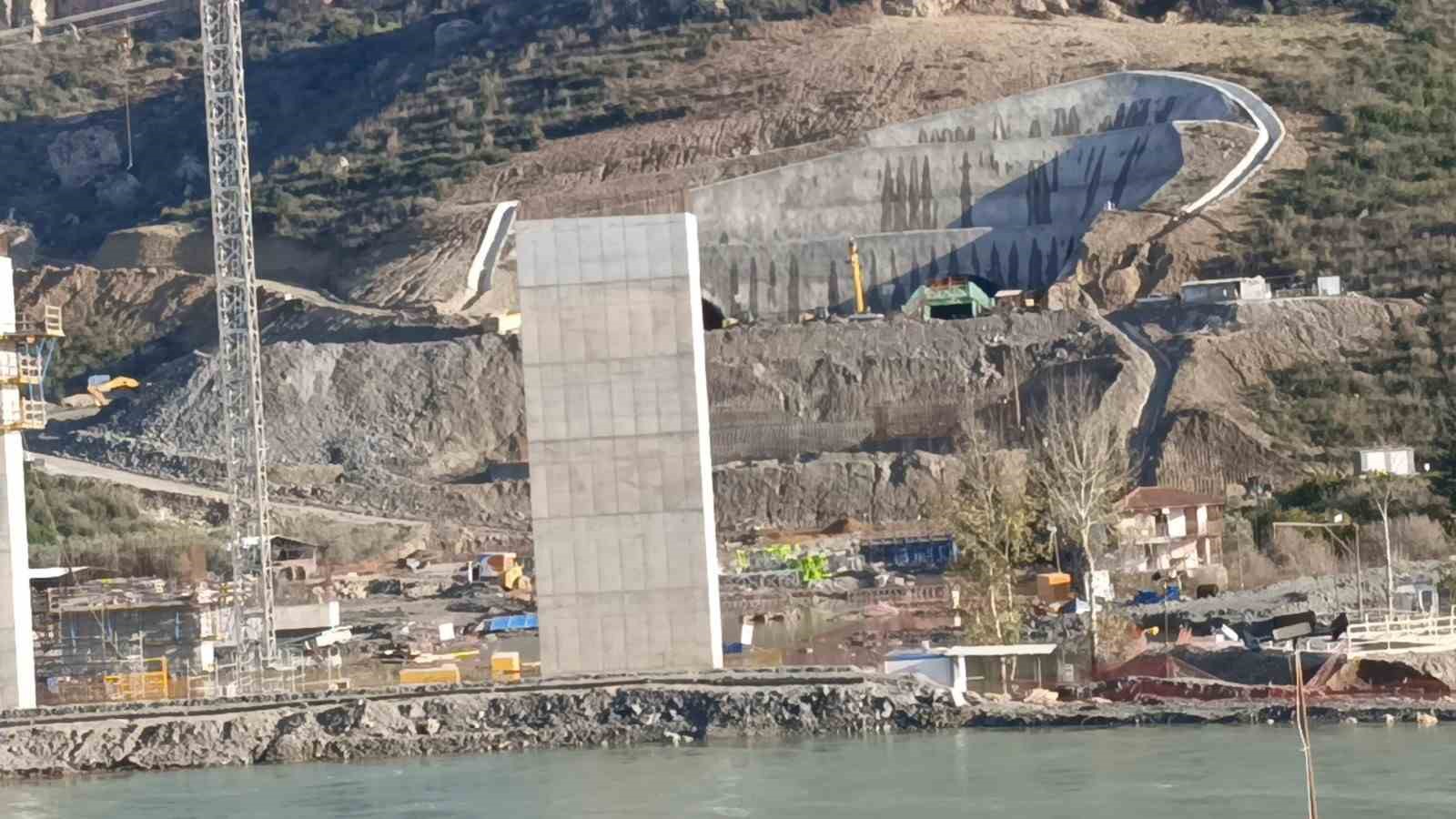 manavgat irmagi tasti antalya alanya otoban santiyesi sular altinda kaldi 2 UU484Bun