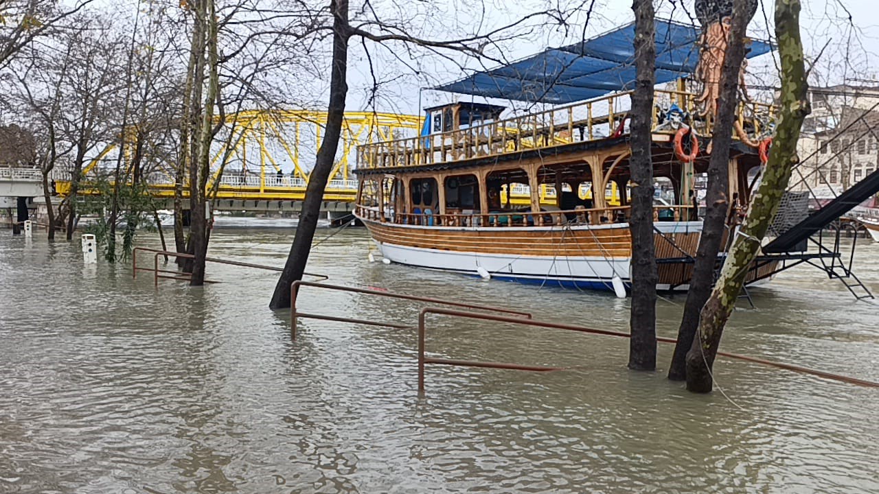 manavgat irmaginda yagmur alarmi 0 FHsWQQSR