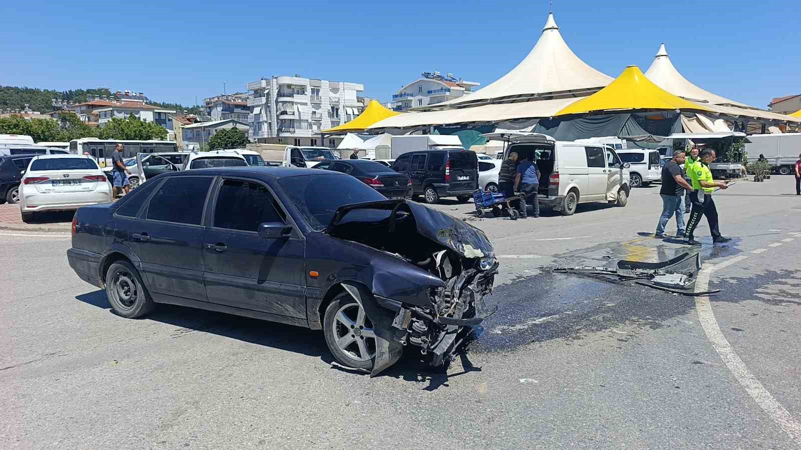 manavgatta asiri hiz kaza yaptirdi 2 yarali 4 guJikY3n