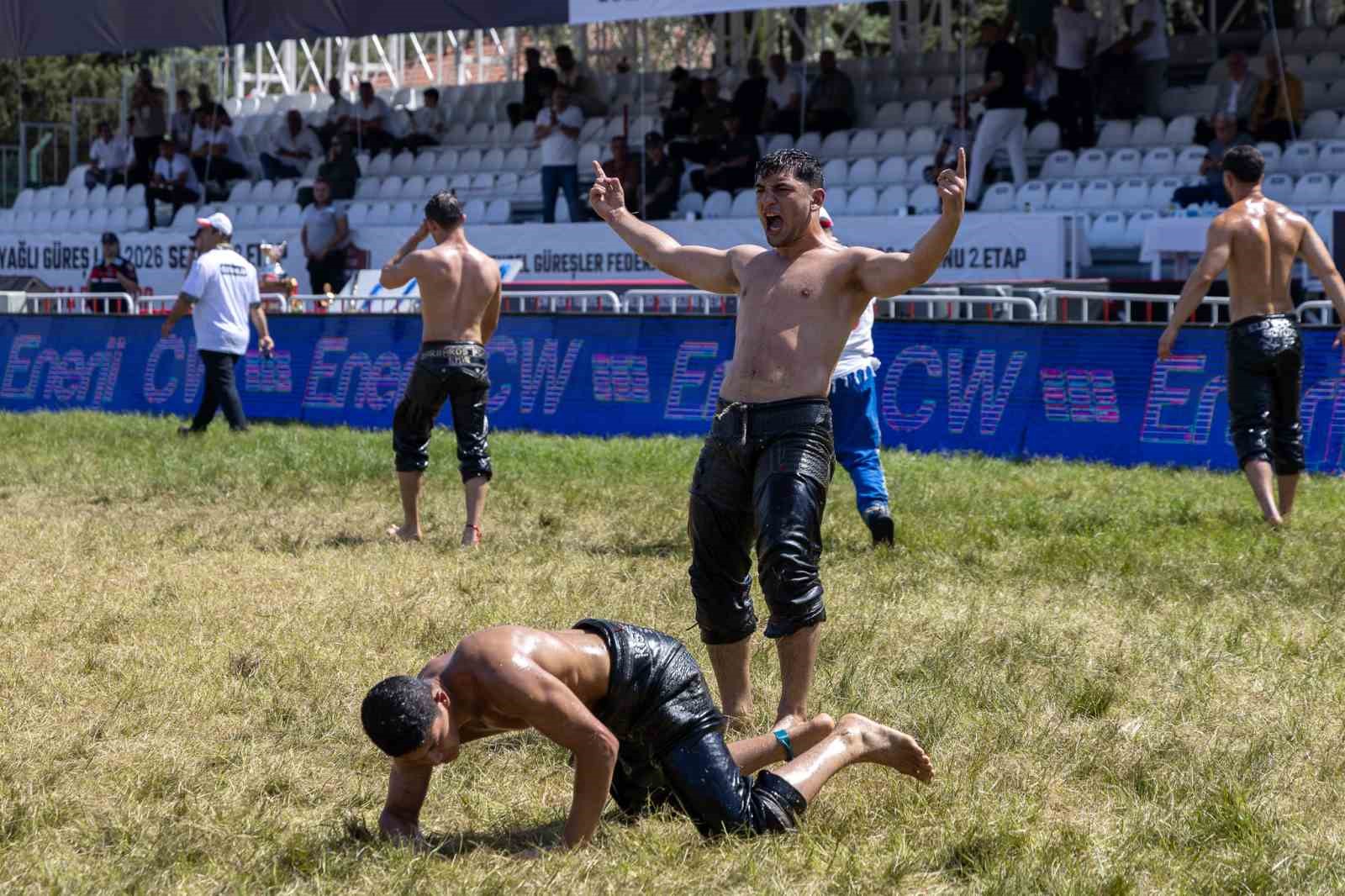 manavgatta baspehlivanlik kemeri feyzullah akturkun 12