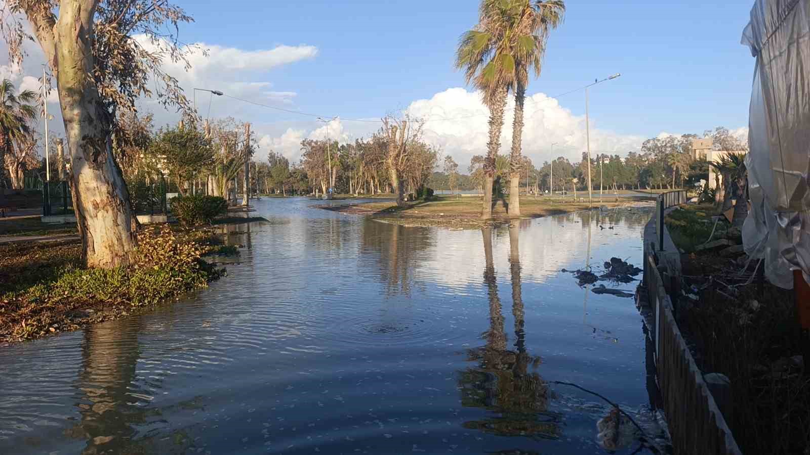 manavgatta dev dalgalar titreyengolu denizle birlestirdi 10 69OrilCd