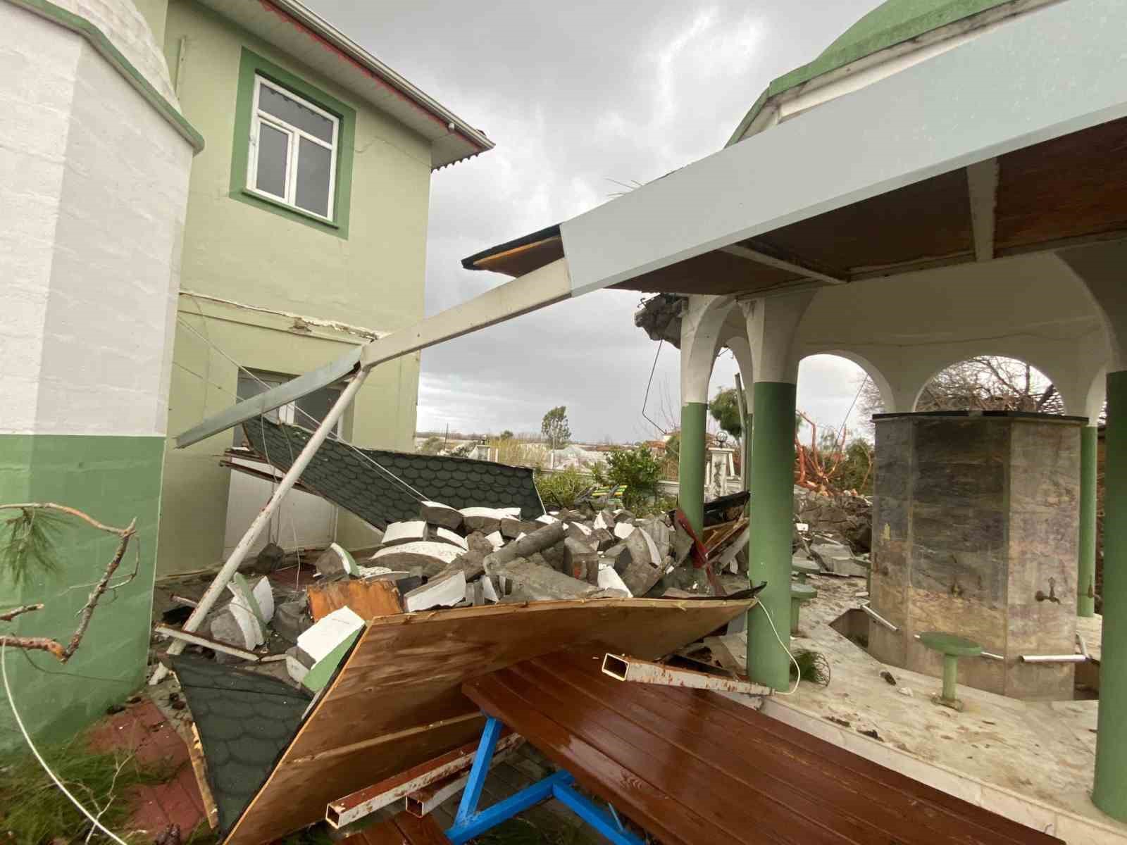 manavgatta hortum uc mahalleyi harabeye cevirdi 2 pPKJrKY5