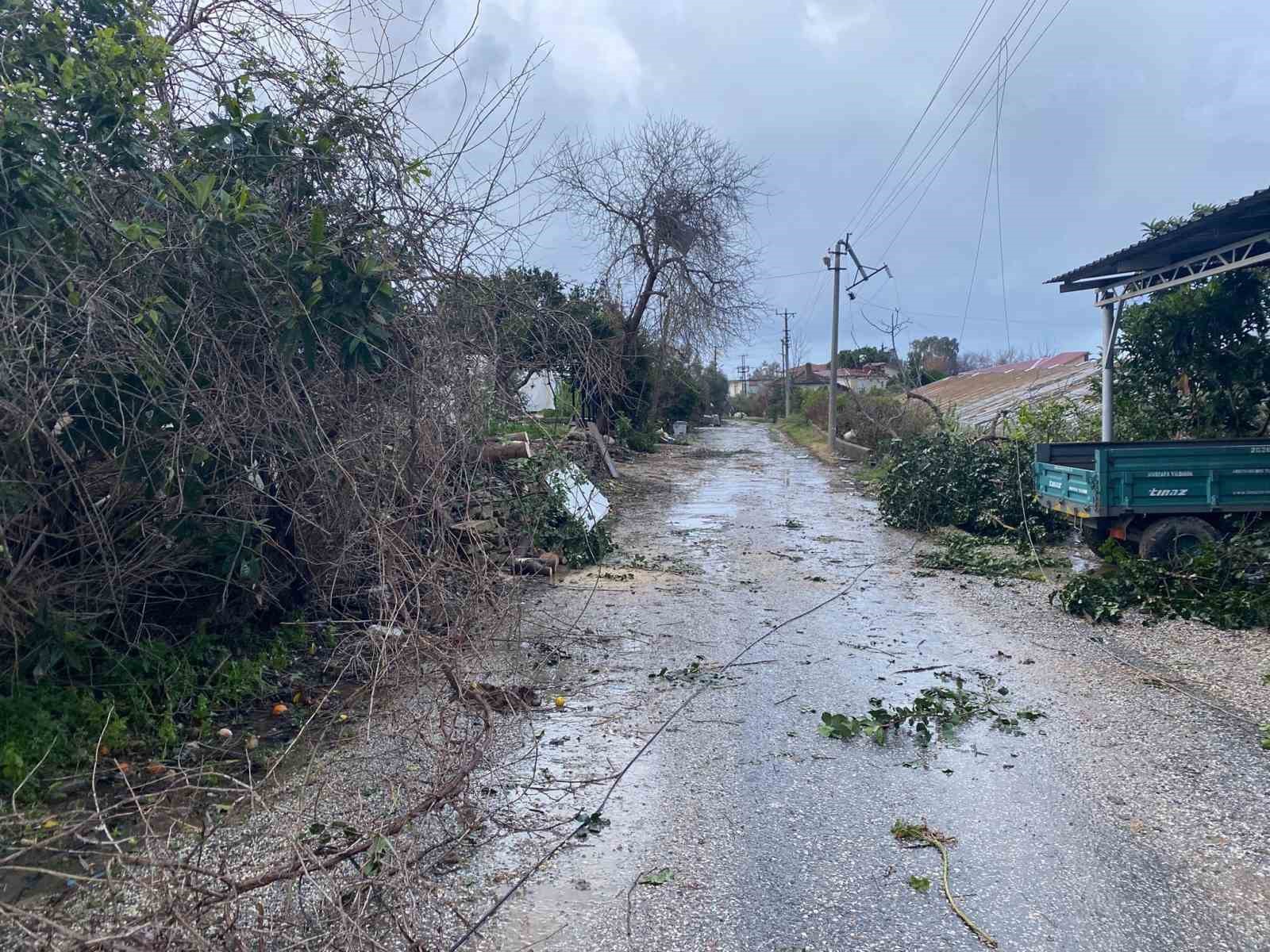 manavgatta hortum uc mahalleyi harabeye cevirdi 5 vRrvUAHq