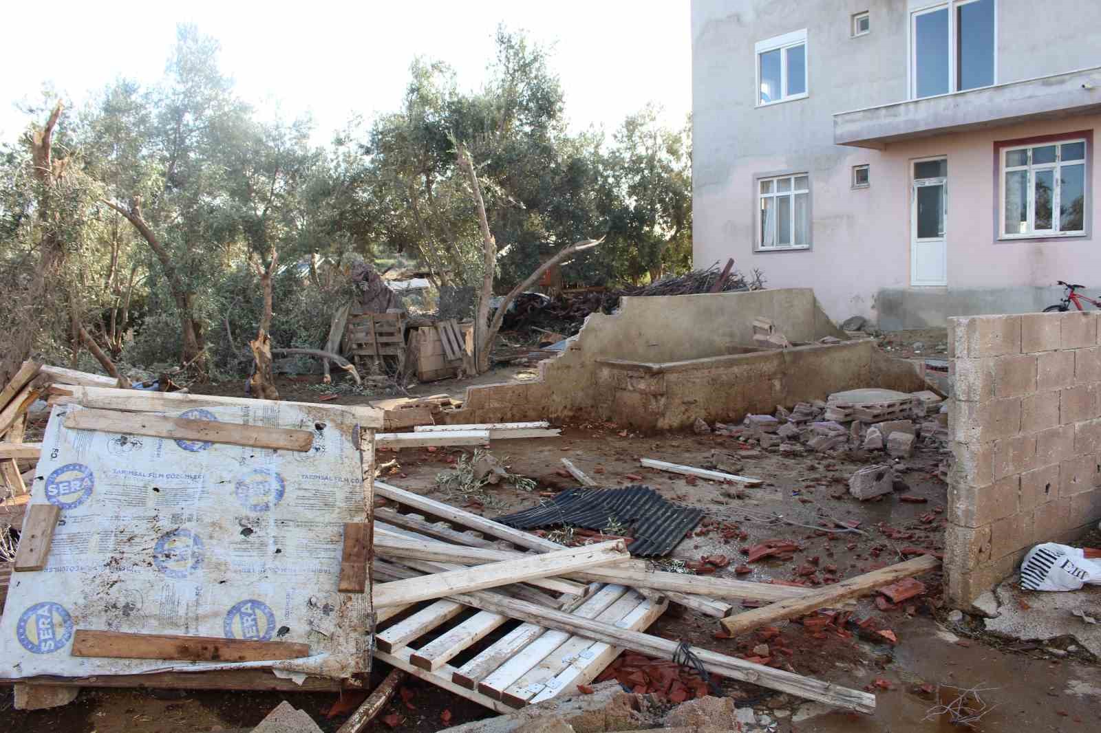 manavgatta hortumdan zarar goren bolgelerde hasar tespit calismasi yapildi 4 AdJre849