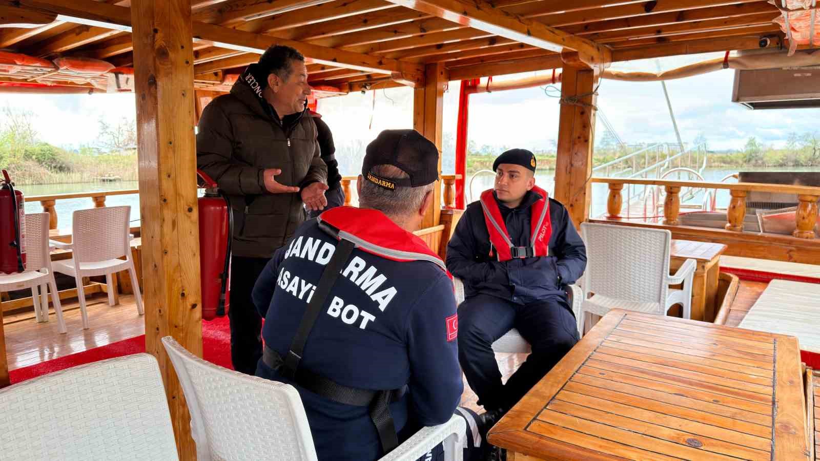 manavgatta jandarmadan deniz ve irmakta bayram mesaisi 4