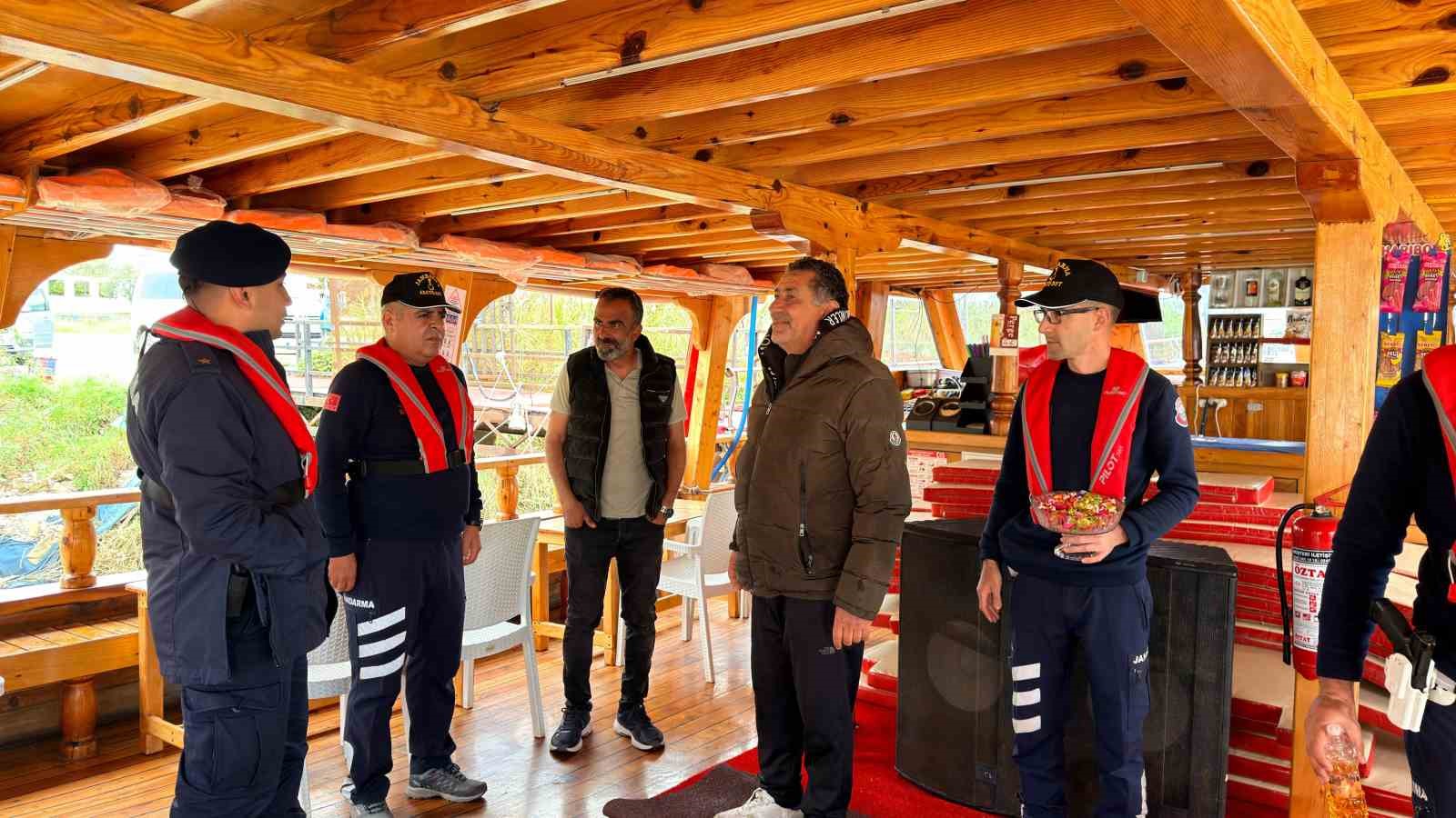 manavgatta jandarmadan deniz ve irmakta bayram mesaisi 5 Bk32gbjZ