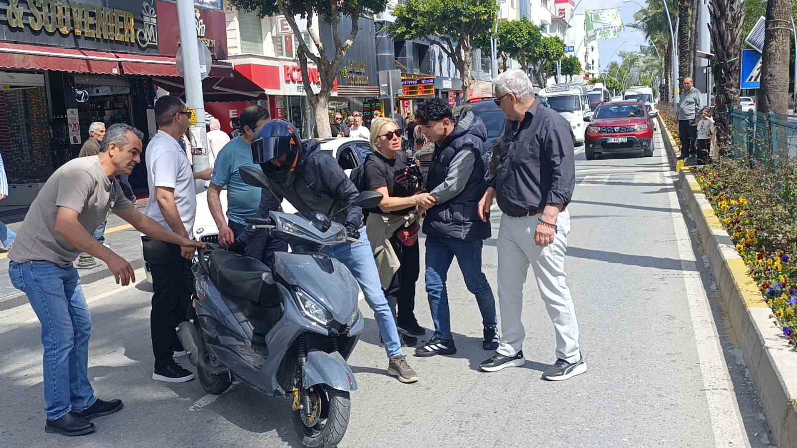 manavgatta korkutan kazada surucu kask sayesinde hayatta kaldi 2 2vGwyQWX