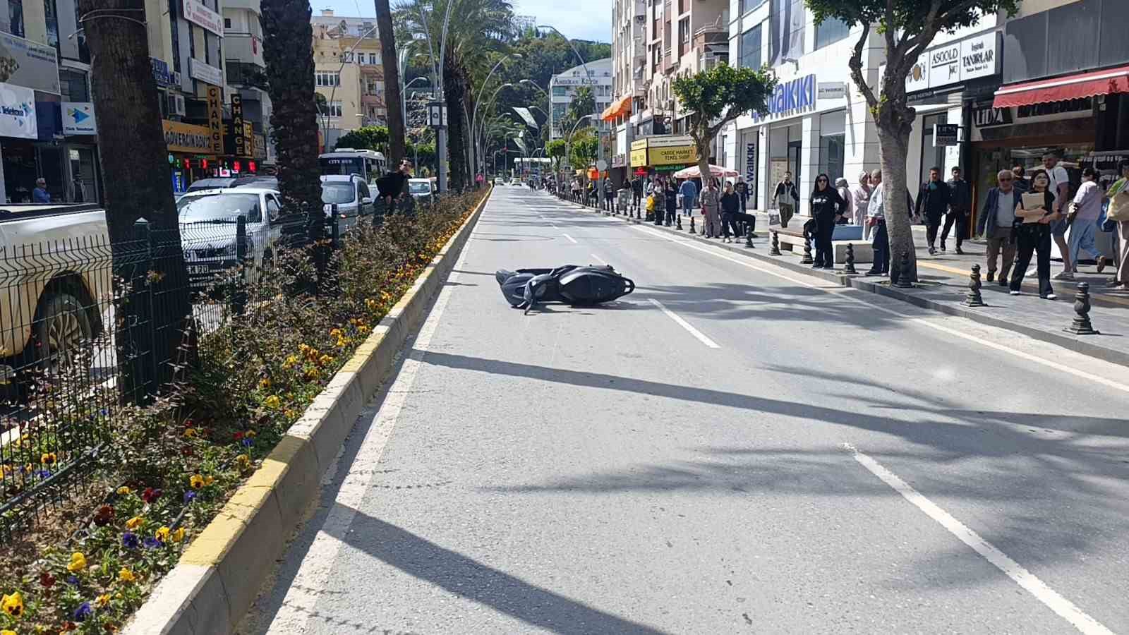 manavgatta korkutan kazada surucu kask sayesinde hayatta kaldi 5 9BIfGsGO