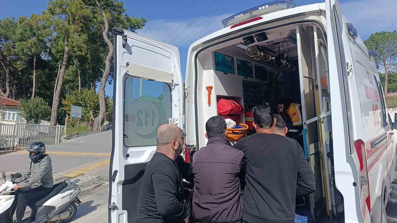manavgatta motorlu bisiklet takla atti 1i agir 2 yarali 4 9b85Qnas