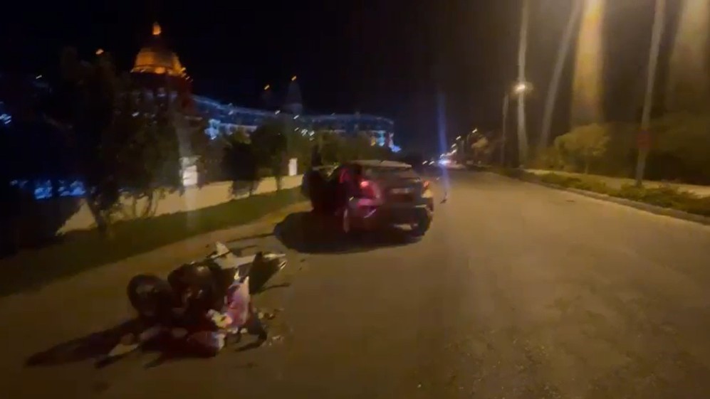 manavgatta motosiklet u donusu yapan otomobile carpti 1 yarali 5 j6LT4Wq1