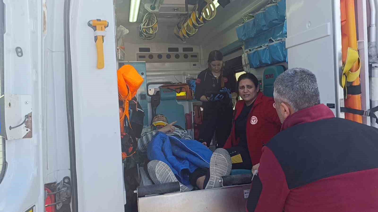 manavgatta otomobil ile carpisan motosikletli yaralandi 4 LzZYUBly