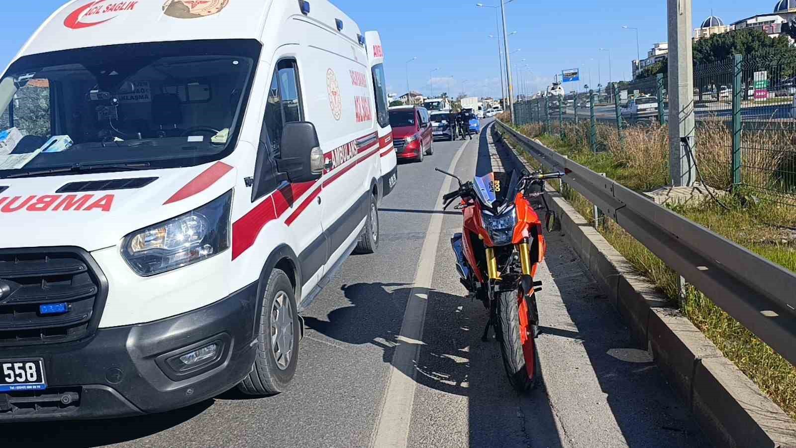 manavgatta otomobil ile carpisan motosikletli yaralandi 5 r8nVOlBH