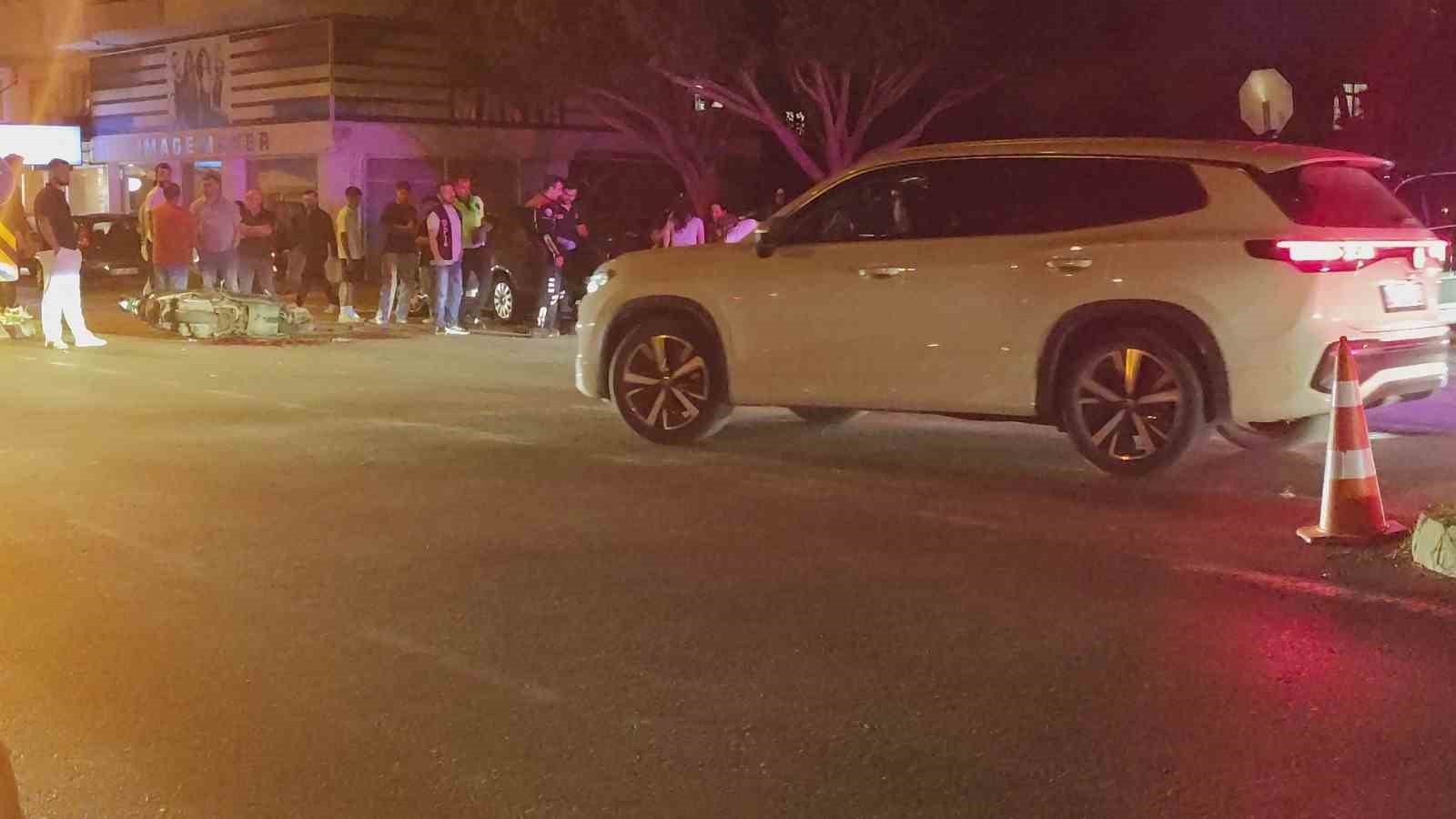manavgatta otomobil ile motosiklet carpisti 2 yarali 0 VuMlzpLA