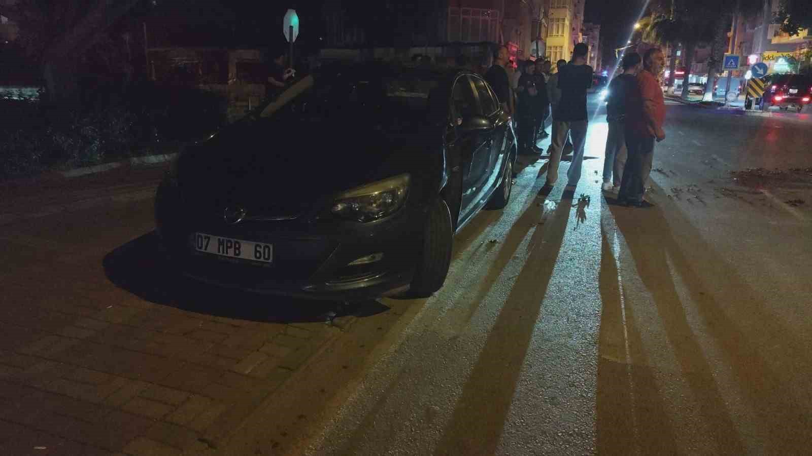 manavgatta otomobil ile motosiklet carpisti 2 yarali 1 cRJ2j1BW