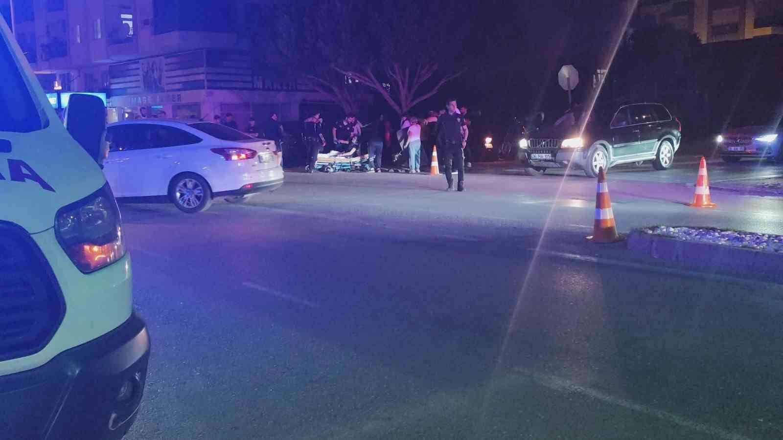 manavgatta otomobil ile motosiklet carpisti 2 yarali 2 FwFaXIcT