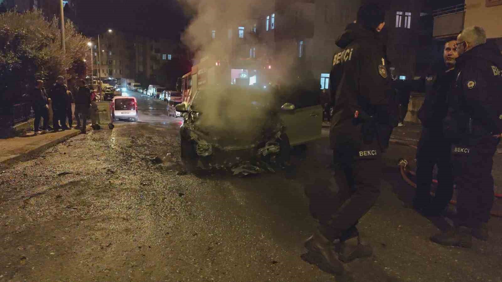 manavgatta seyir halindeki otomobil alev alev yandi 2 XIbP55bh