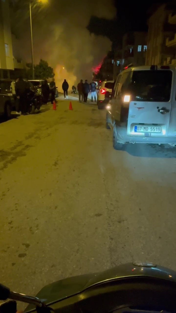 manavgatta seyir halindeki otomobil alev alev yandi 8 dUJRtbdV