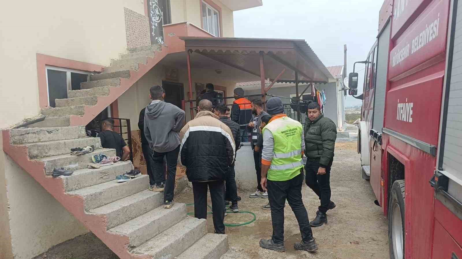 manavgatta sobadan cikan yangin korkuttu 3 avV3JOSV