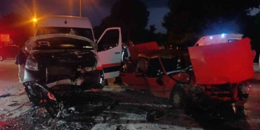 manavgatta-tur-minibusu-ile-otomobil-carpisti-4-yarali-6yw43q7K.jpg