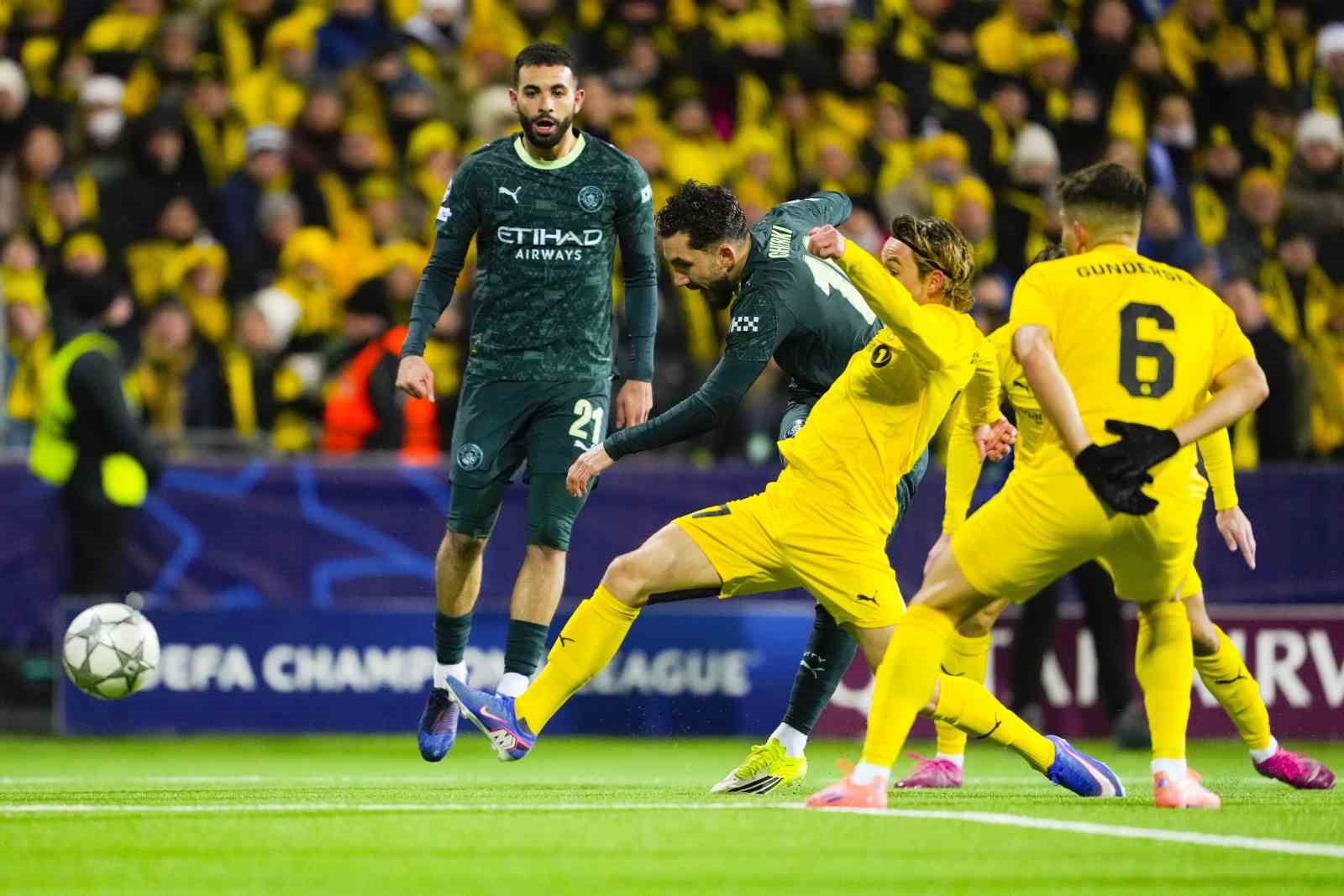 manchester city norvecte 3 golle maglup oldu 2