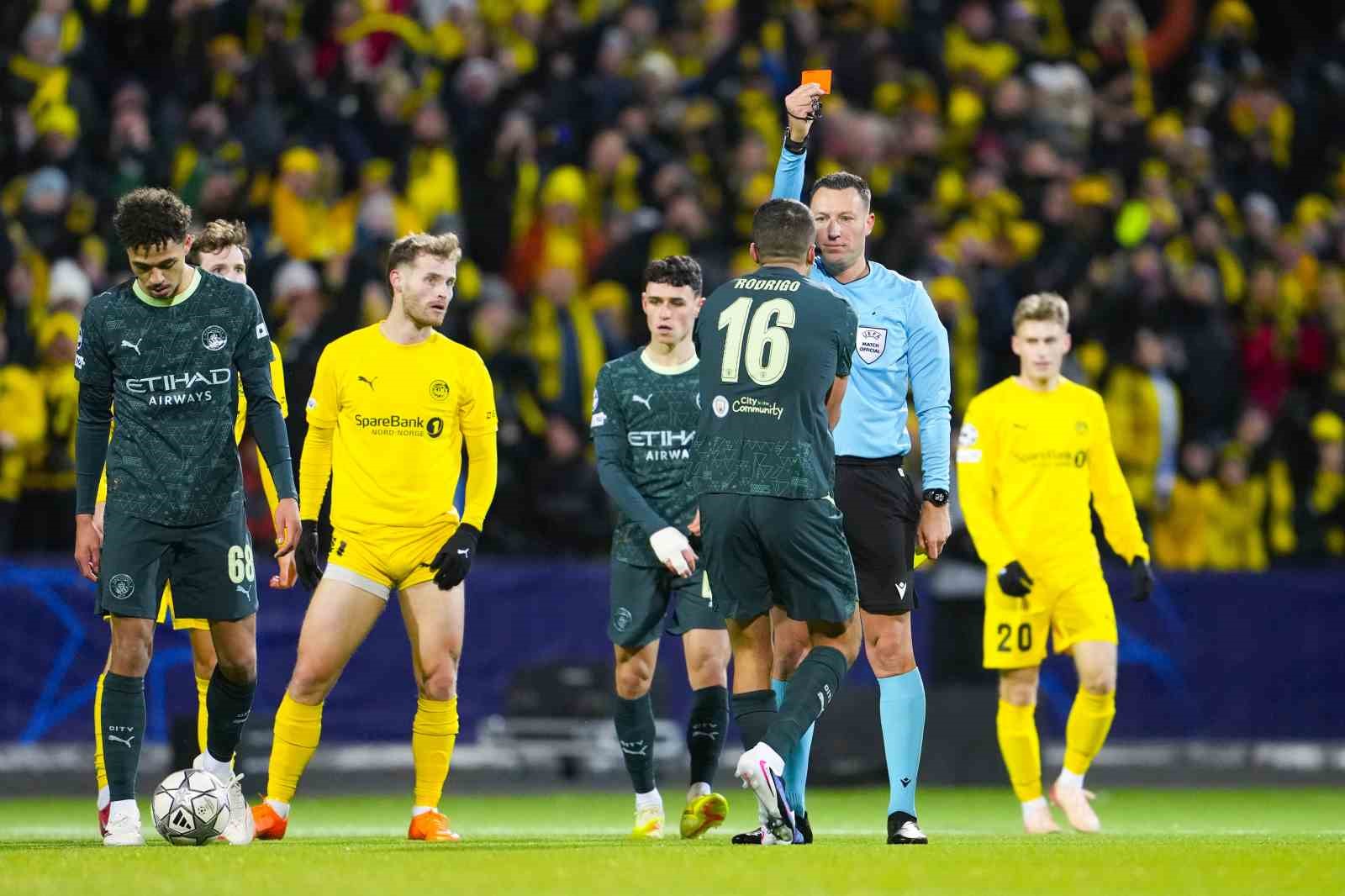manchester city norvecte 3 golle maglup oldu 7 stQBweX4