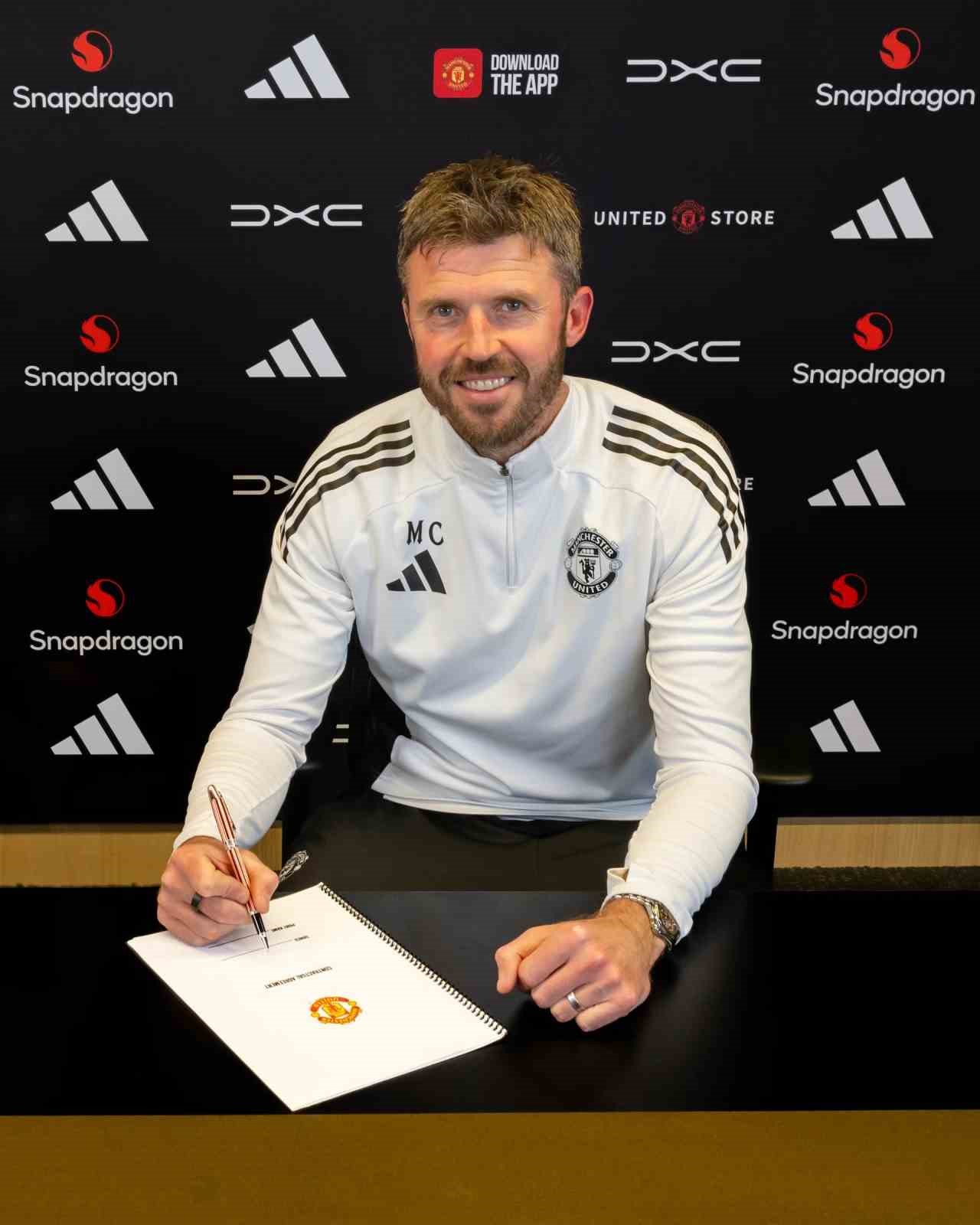 manchester united 2 yil daha michael carricke emanet 0 aDIJuhvK