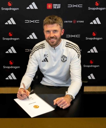 manchester-united-2-yil-daha-michael-carricke-emanet-7ghkqWxZ.jpg