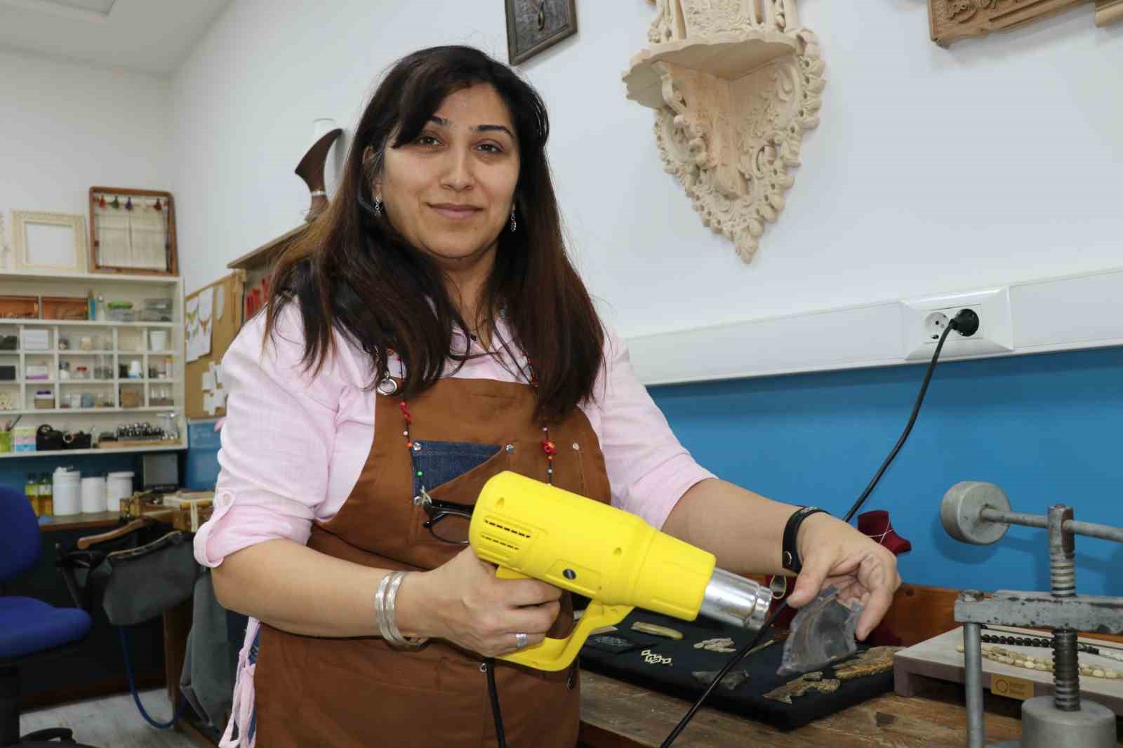 manda ve koc boynuzlari usta ellerde takiya donusuyor 7 2pVXtkDL