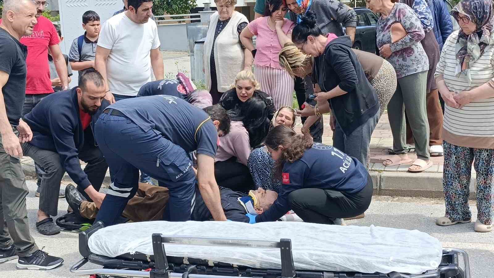 manevra yapan ogrenci servisi gorme engelli yayaya carpti esi gozyaslarina boguldu 2 D72y3lyY