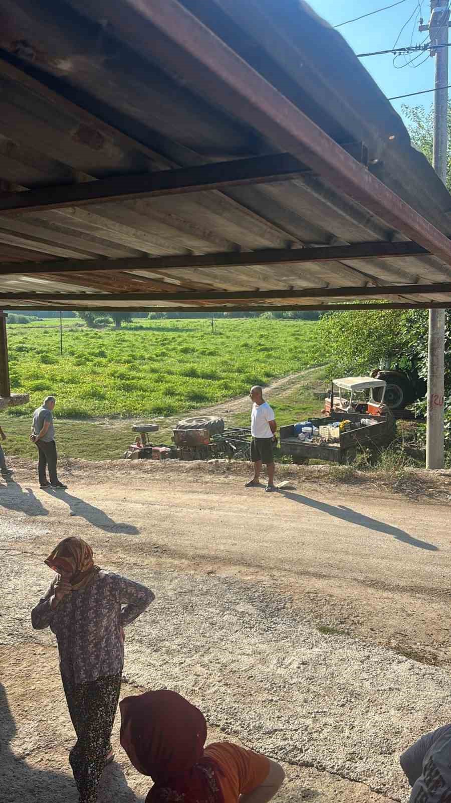 Manevra yaparken devrilen traktörün altında kalan sürücü öldü 5 manevra yaparken devrilen traktorun altinda kalan surucu oldu 1 XyYHNihp