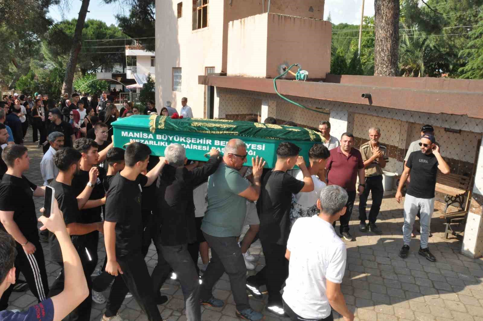 Manisa, 15 yaşındaki Erdem Demir’e ağladı 8 manisa 15 yasindaki erdem demire agladi 4 MHPDCnHR