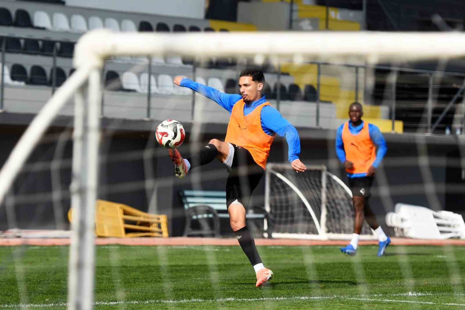 manisa fk boluspor maci hazirliklarini surdurdu 1 grd2CiK8